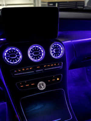 Mercedes central console airvents picture