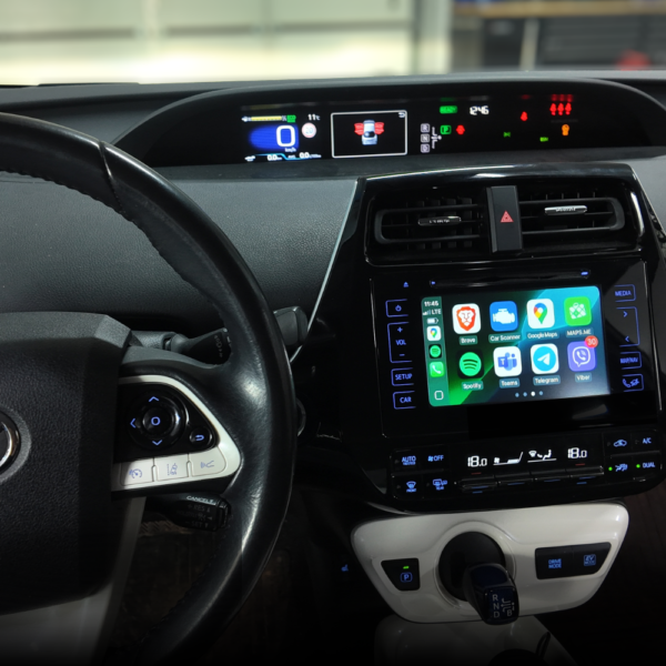 Toyota Prius 2015 with integrated Apple Carplay Function and Android Auto
