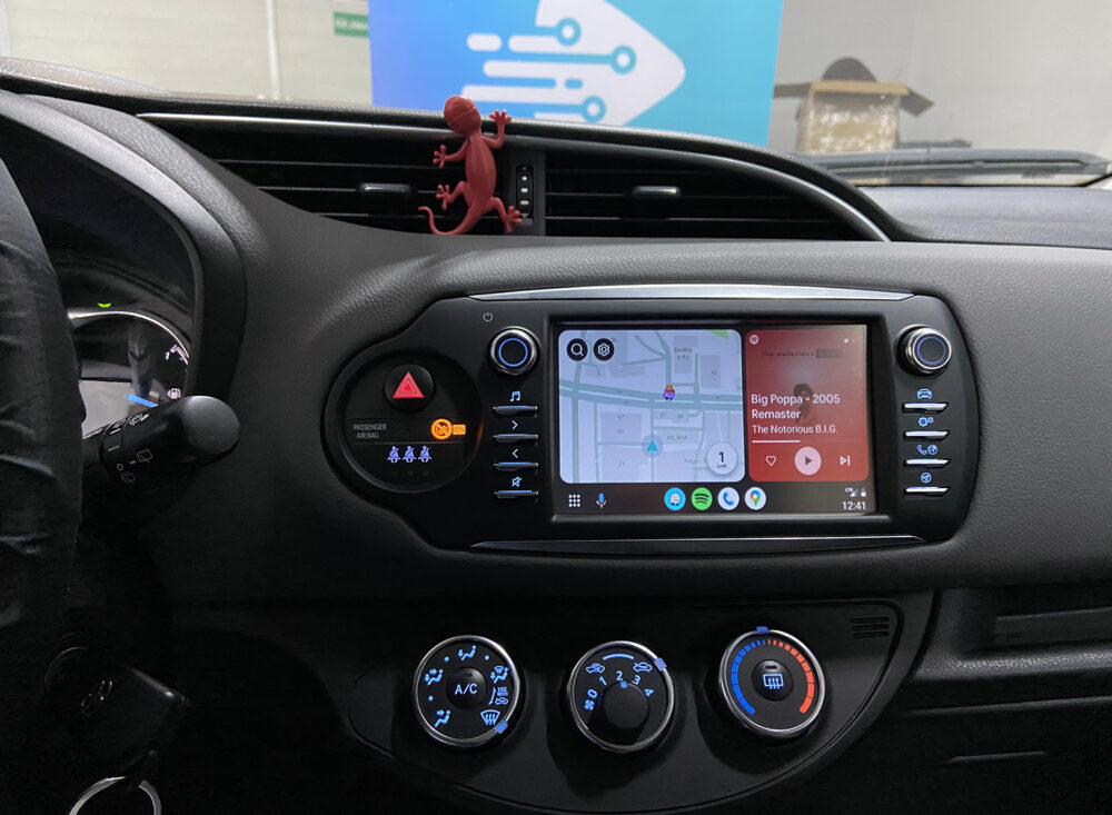 yaris apple carplay