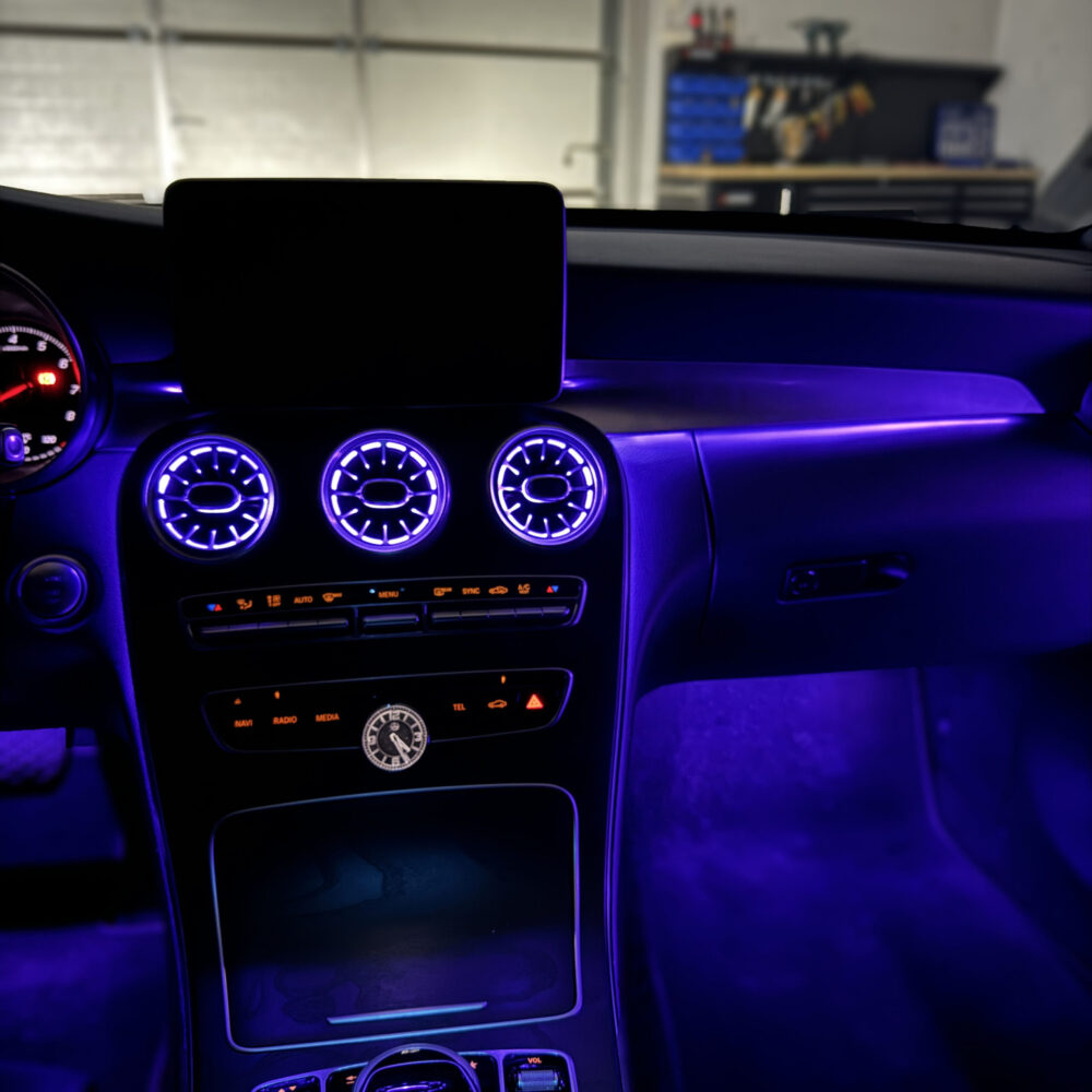Mercedes central console trim no logo picture
