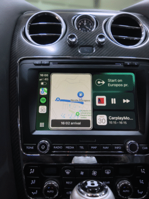 In-car Carplay features left and right navigation apps.