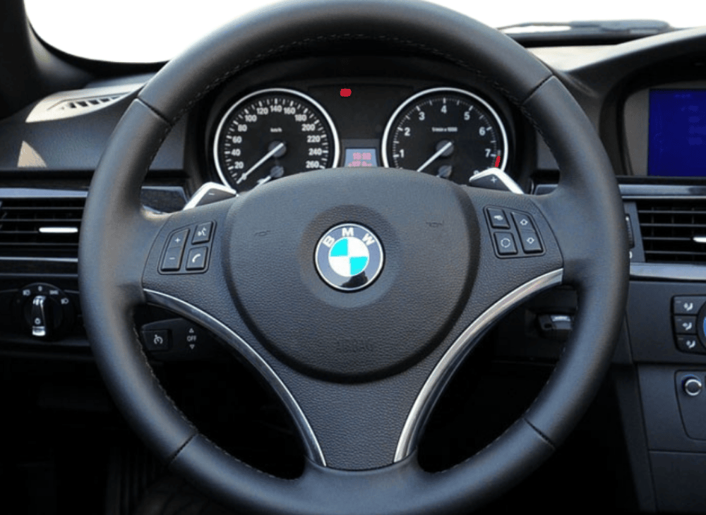 Tradicinio įvaizdžio BMW E90 prietaisų skydelis