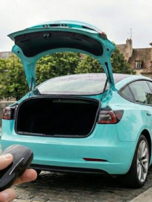 Tesla Model 3 elektrinės bagažinės komplektas